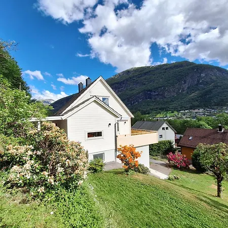 Hus I Stryn Villa Eksteriør billede