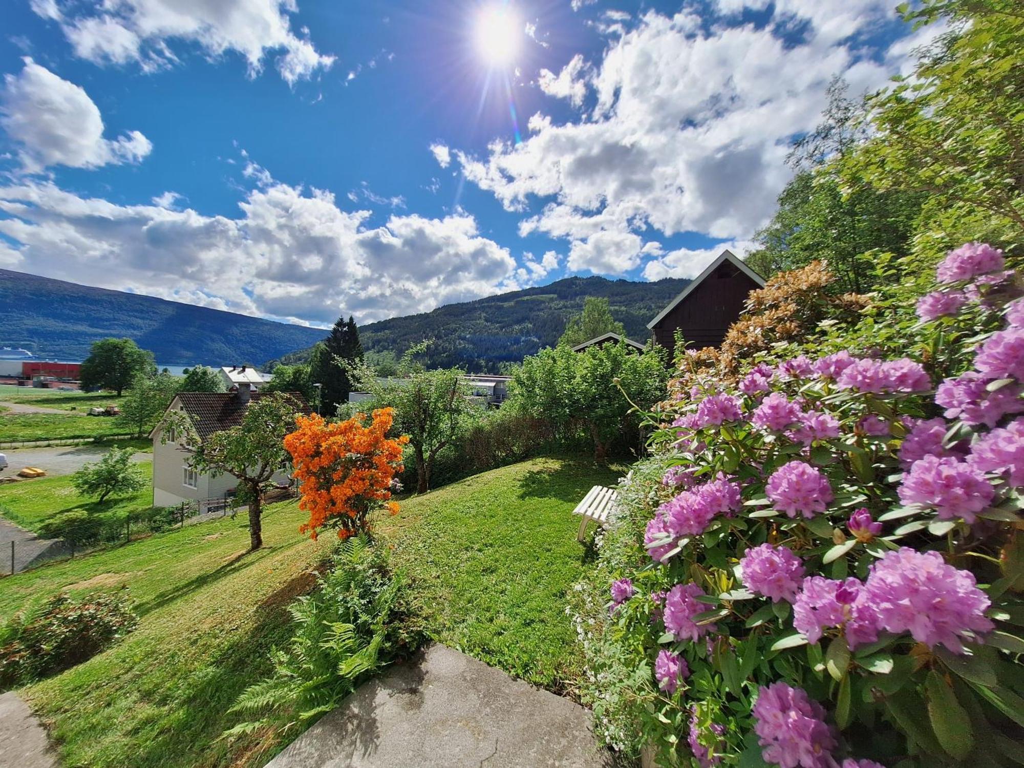 Hus I * Stryn